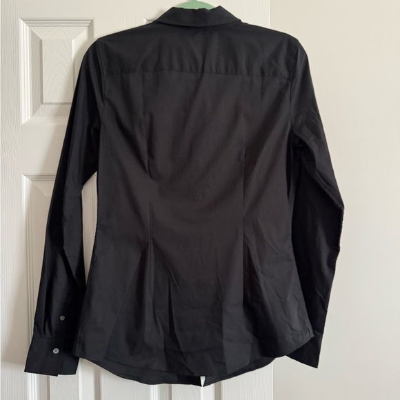 Banana Republic Women’s Fitted Black Button-up Shirt - Picture 3 of 3